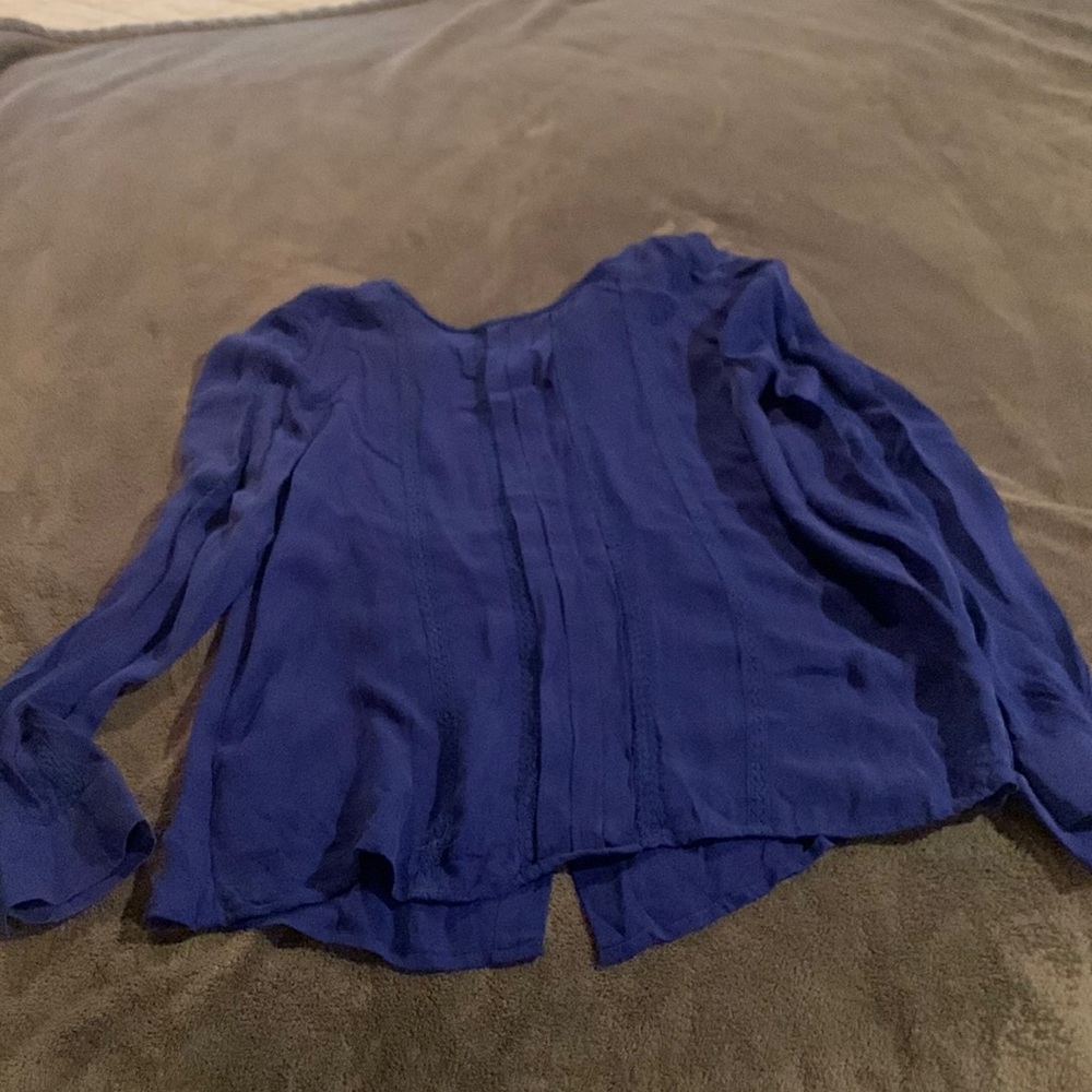 100%silk blouse buttons down the back